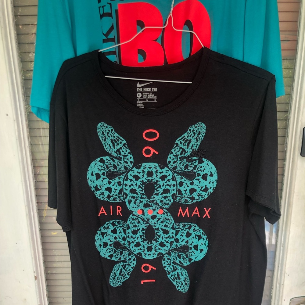 Two xl Nike shirts